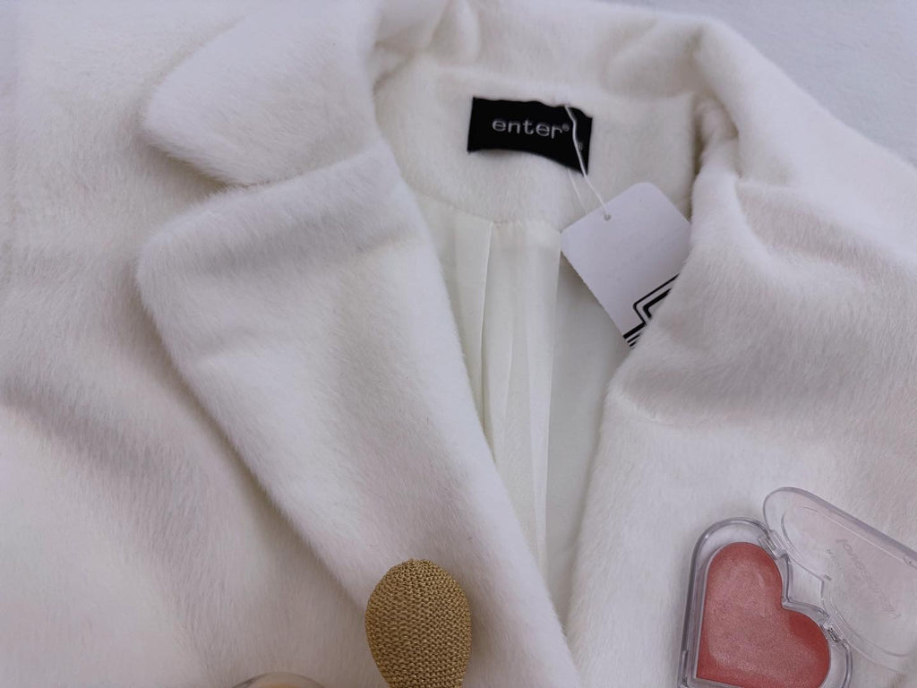 🧥Елегантно дамско палто с колан.