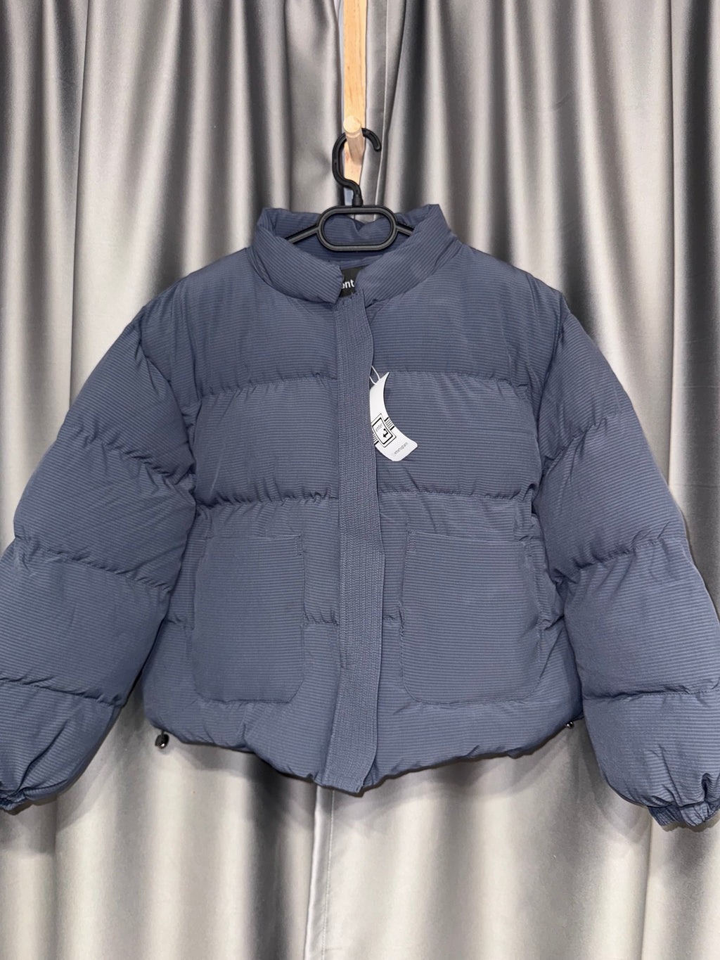 Дамско късо тъмносиво яке