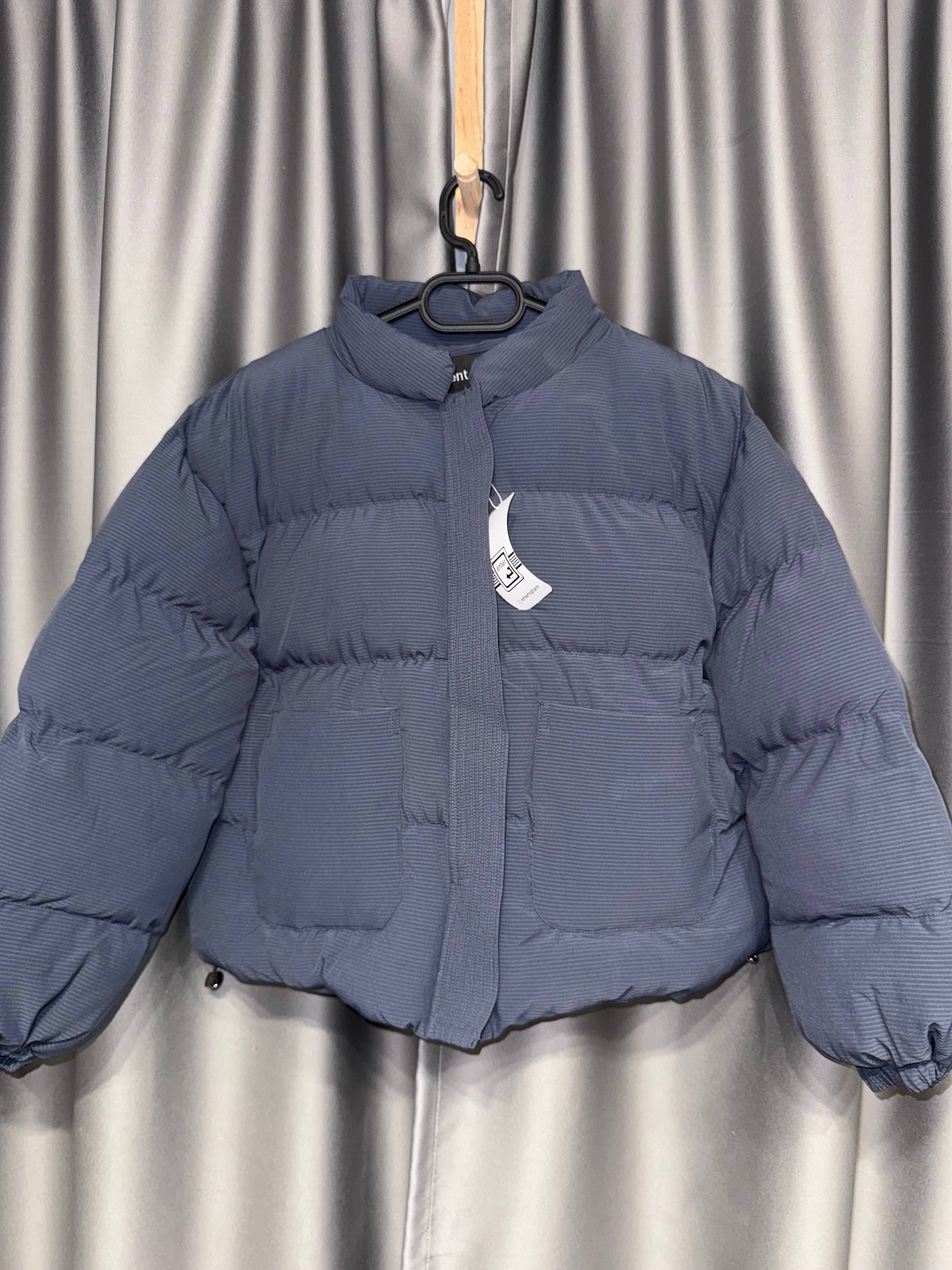 Дамско късо тъмносиво яке