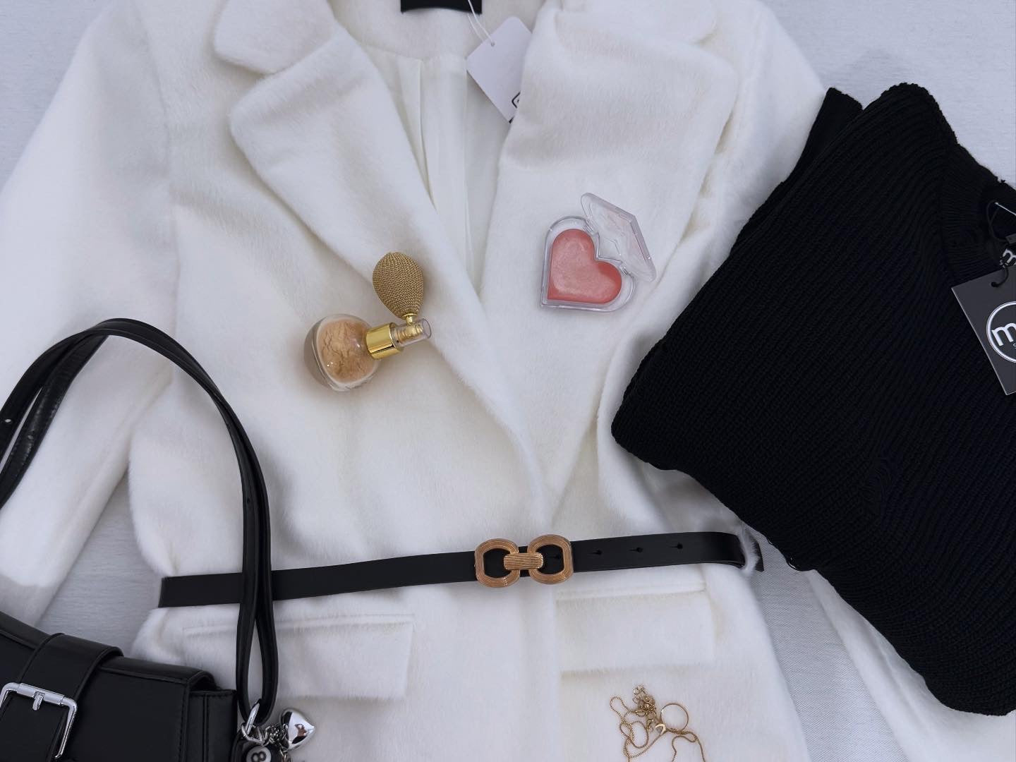 🧥Елегантно дамско палто с колан.