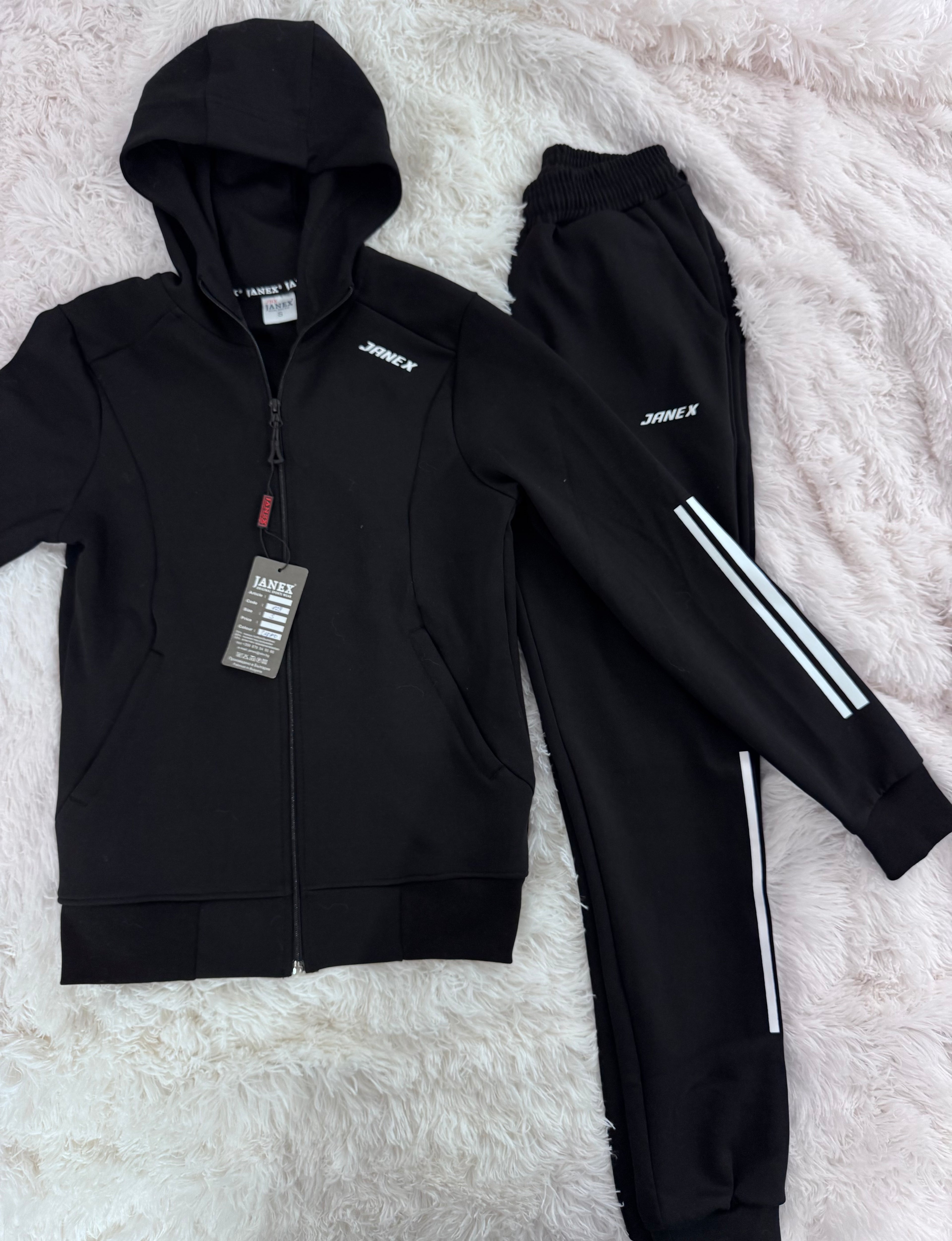 🖤 Black Fit Vibes – Дамски екип JANEX